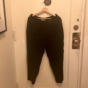 Everlane size 6 black slacks!